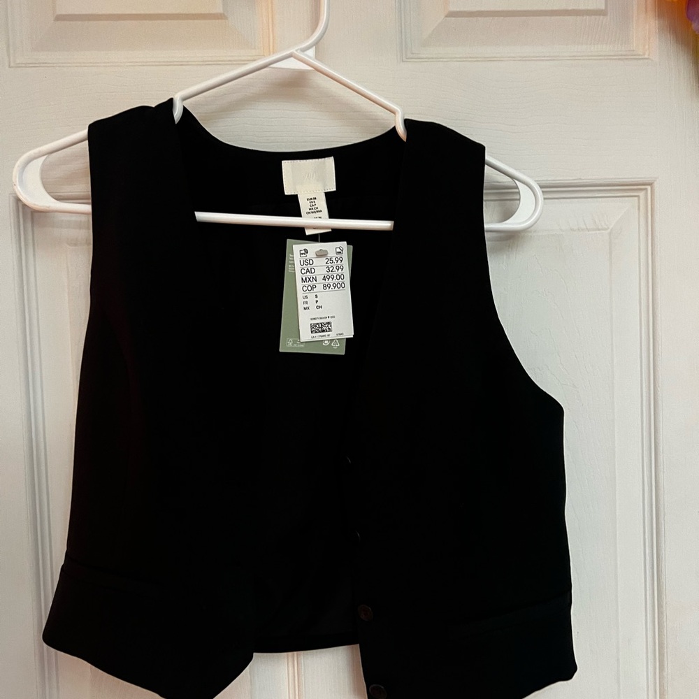 Black Sleeveless Vest